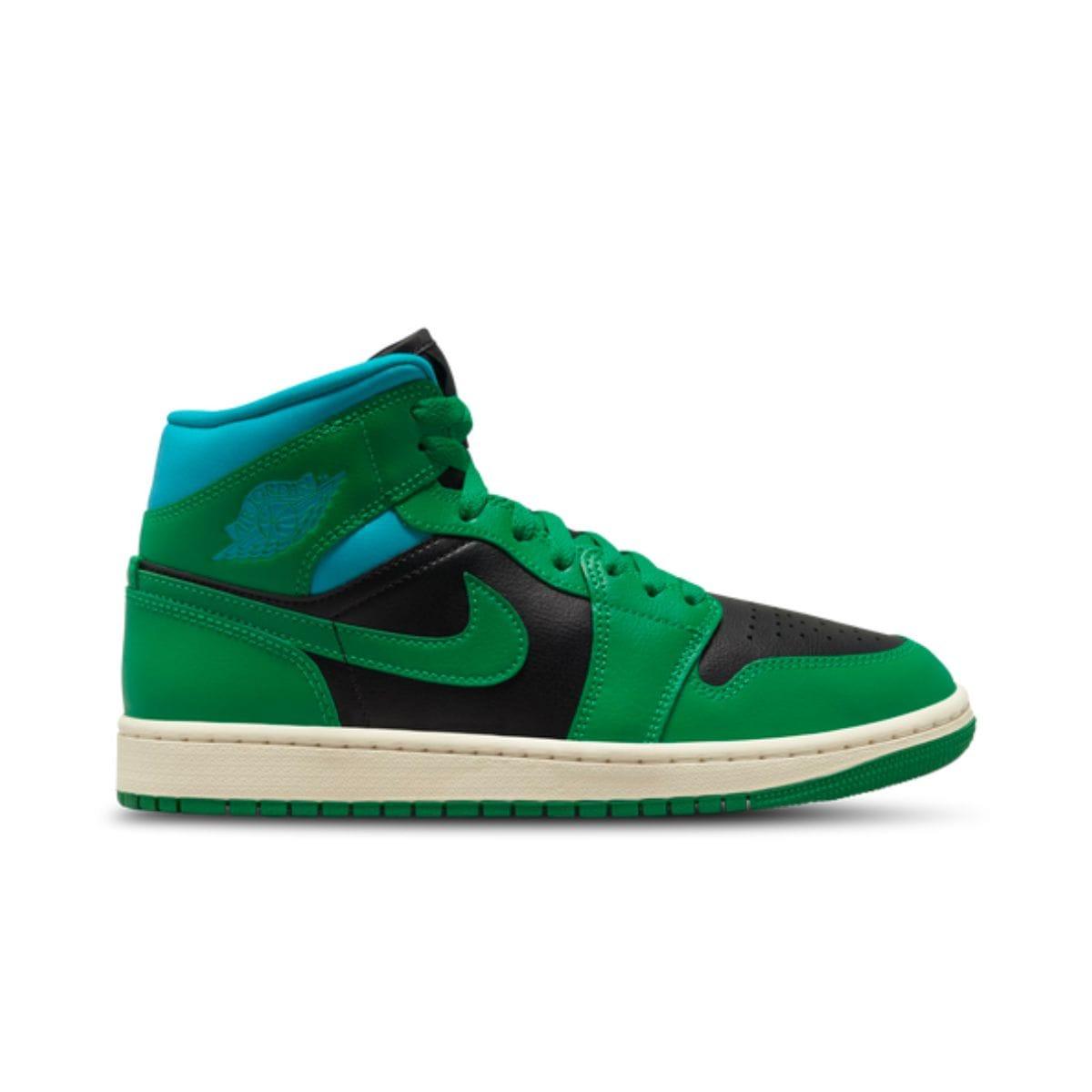 Jordans with Green replacement laces by Kicks Shoelaces