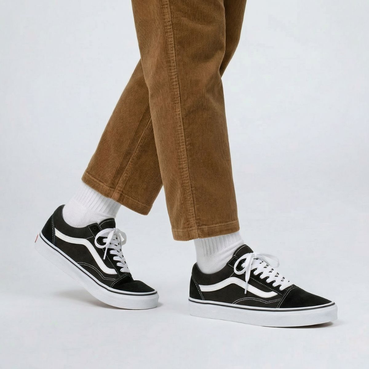 Replacement flat shoe laces for Vans Old Skool sneakers by Kicks Shoelaces